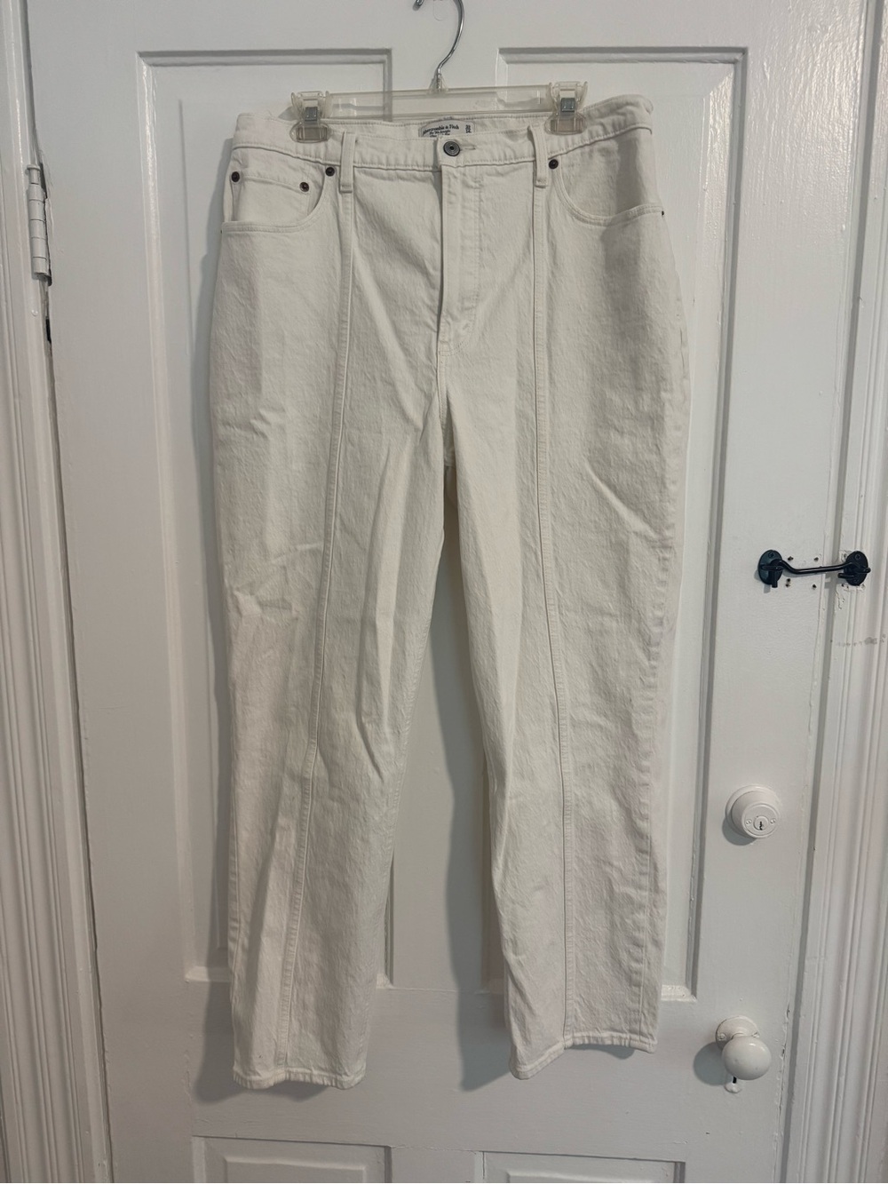 Abercrombie & Fitch 90s Straight Ultra High Rise White Jeans